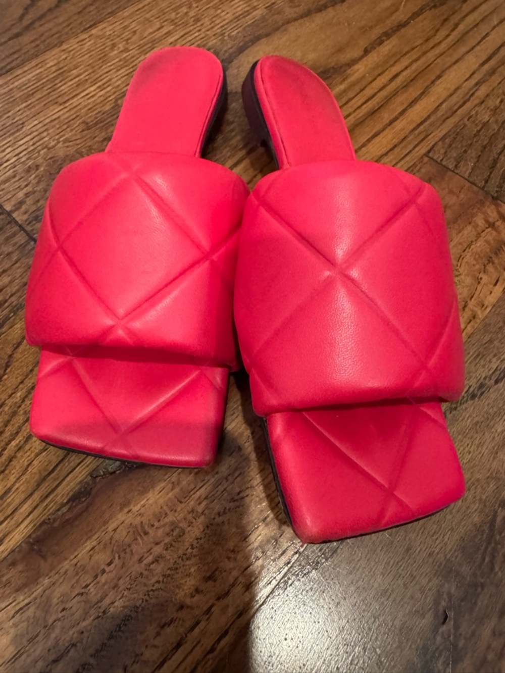 Bottega Veneta Quilted Lido Leather Slide sandal Sz 38 US Sz 8 Red